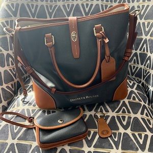 Dooney & Bourke shoulder bag.